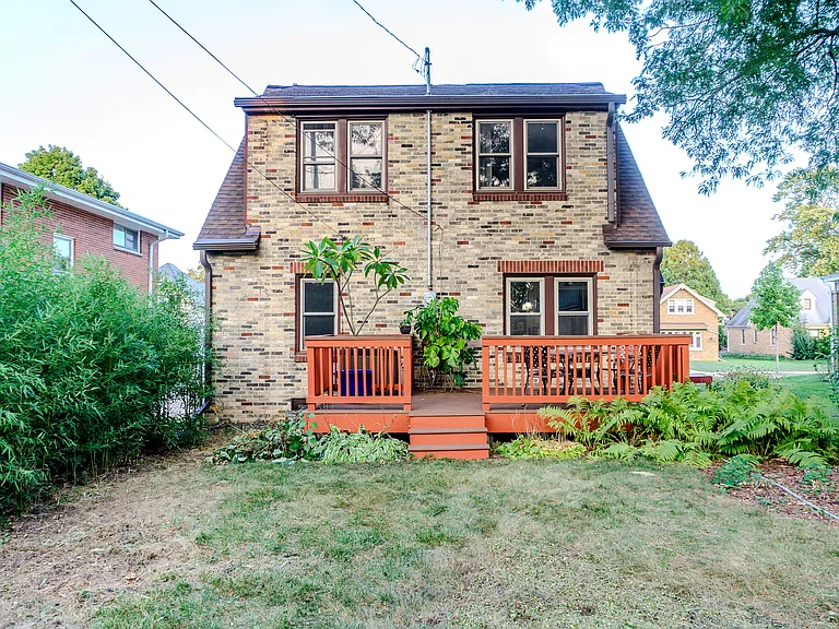 2131 S 81st St — Photo 27