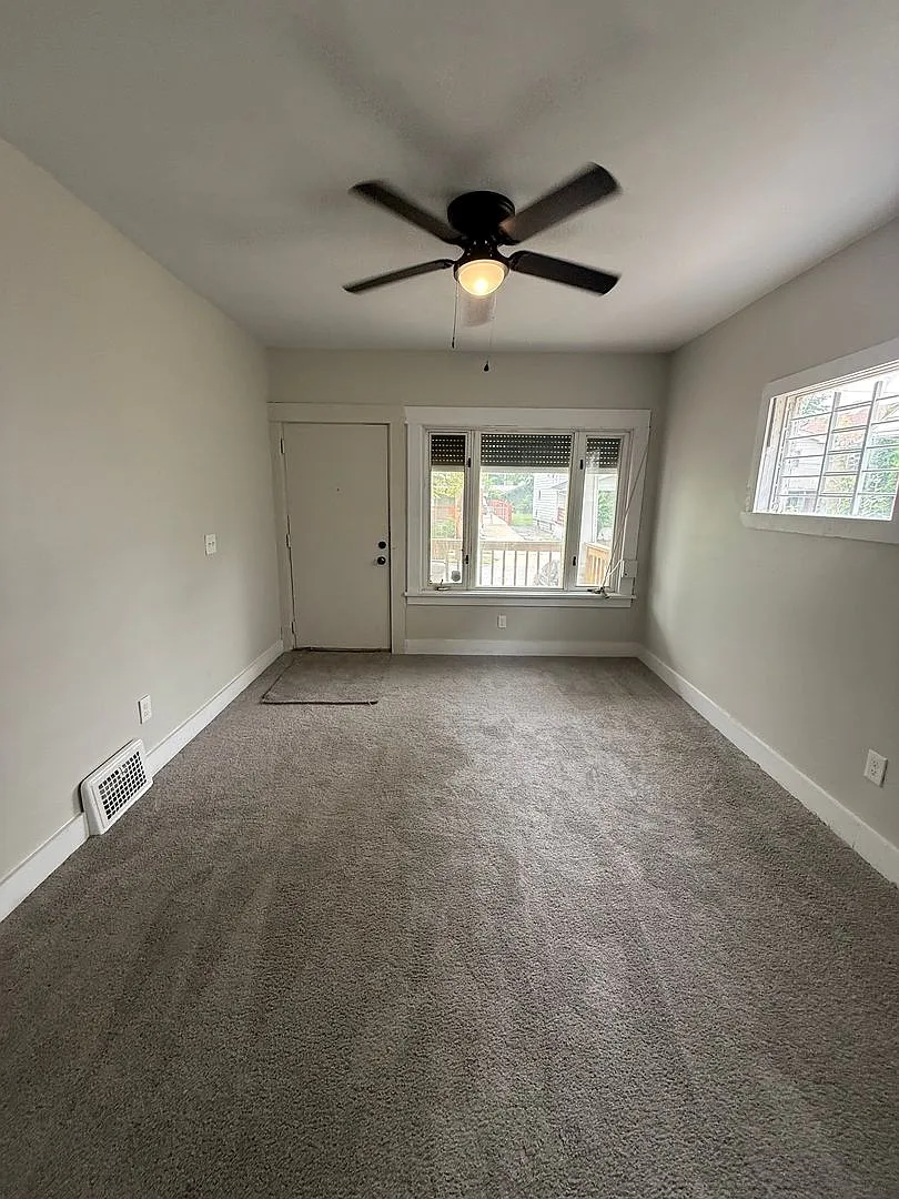4bd Single Section 8 *1/2 Off Security Deposit Special* — Photo 2