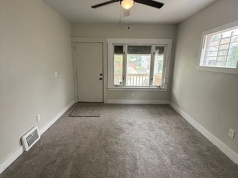 12617 Imperial Ave — Photo 2