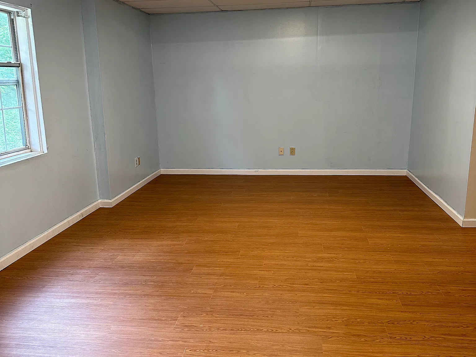 3 bed, 2.5 bath, 2055 sqft, $1,300 — Photo 2