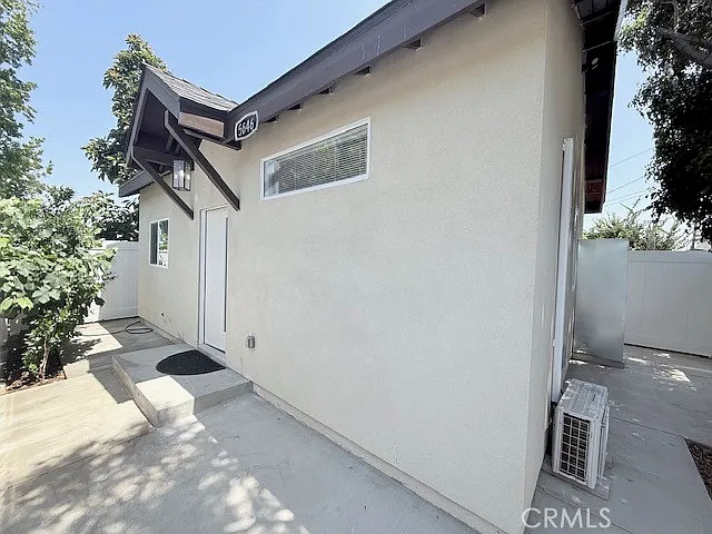 5646 Andasol Ave — Photo 1