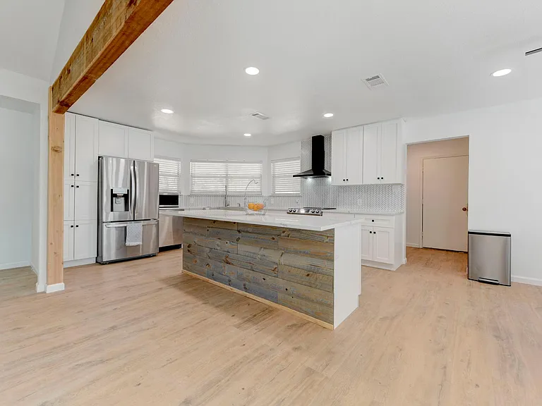Spacious Kitchen