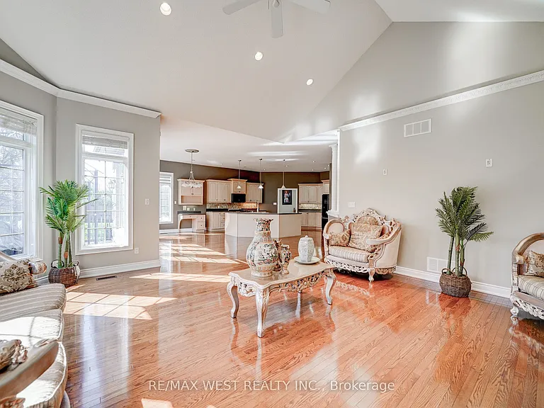 23 Hanover Ct — Photo 7