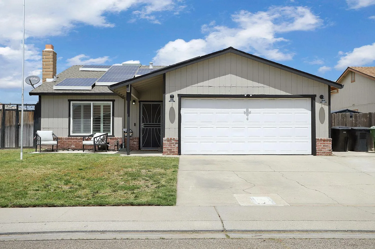 1403 Elena Dr photo 1