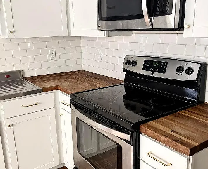 1213 E State St — Photo 9