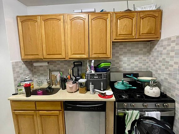 5th image of 30-75 33rd St #A2