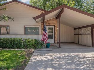 706 Baruna Cir, Garland, TX 75043