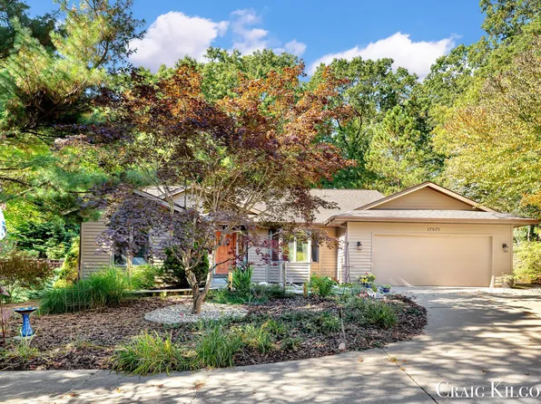 17871 N Fruitport Rd, Spring Lake, MI 49456