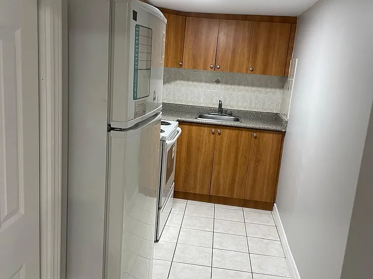 33 Rowe Ct — Photo 15