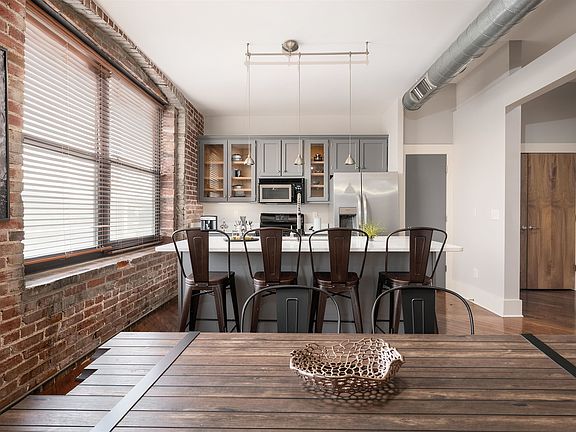 3rd image of 137-G E Patterson Ave #303