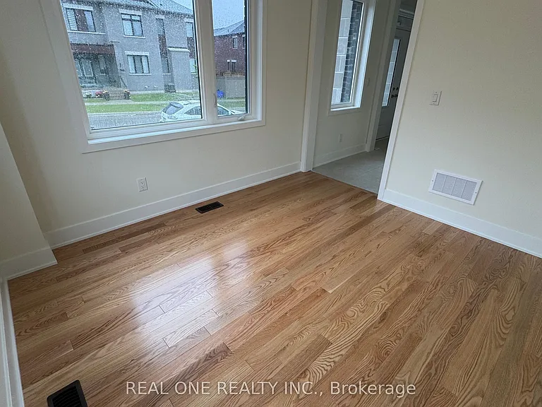 75 Robert Eaton Ave — Photo 6