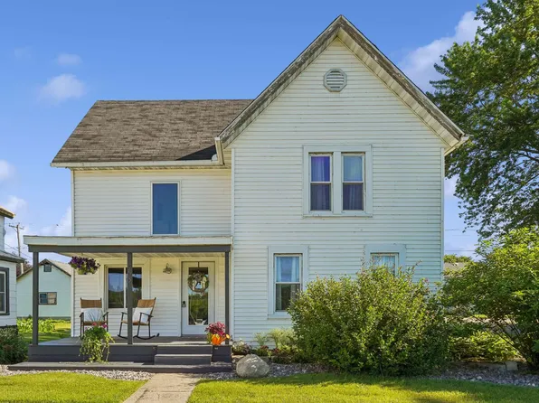 500 Franklin St, Elgin, IA 52141
