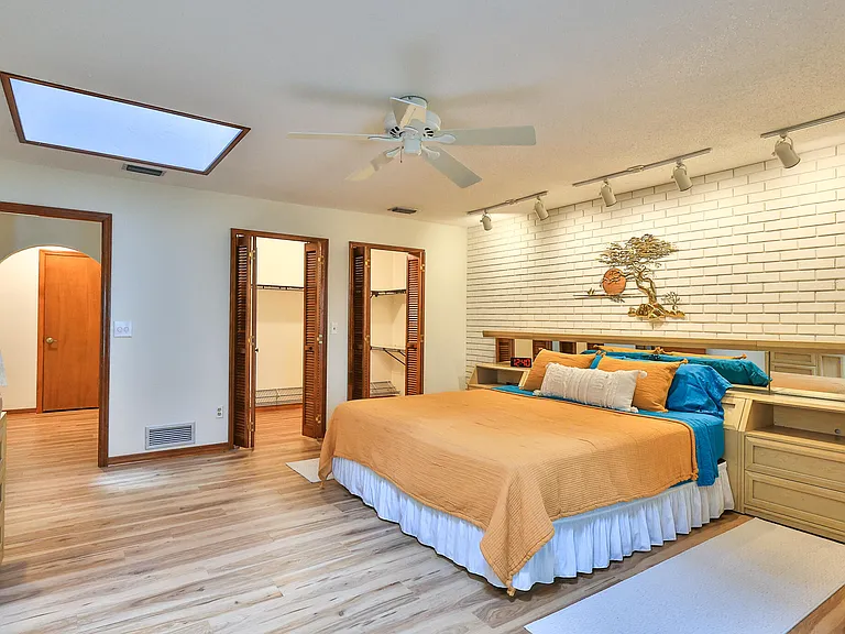 1807 Lindbergh Ln — Photo 23
