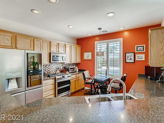 3rd image of 5279 Progresso St