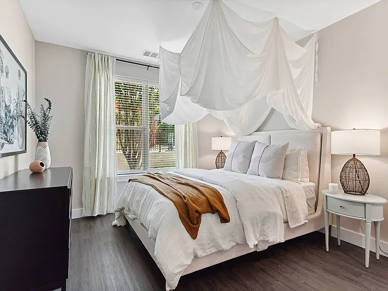 Verge Apartments — Photo 9