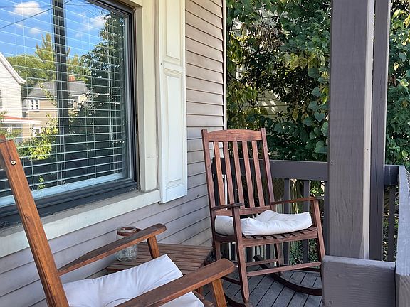 2nd image of 2843 Rosella Ave