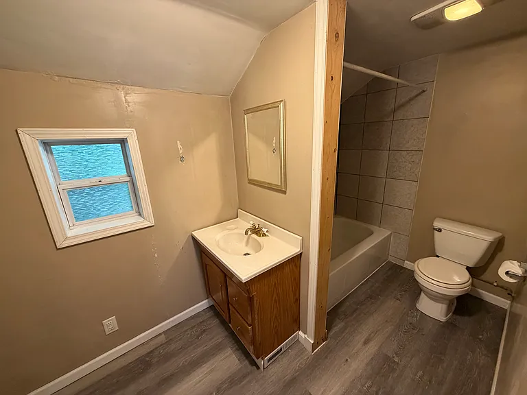 211 E High St #1 — Photo 9