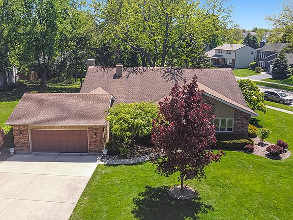 2nd image of 4759 Crest Ct
