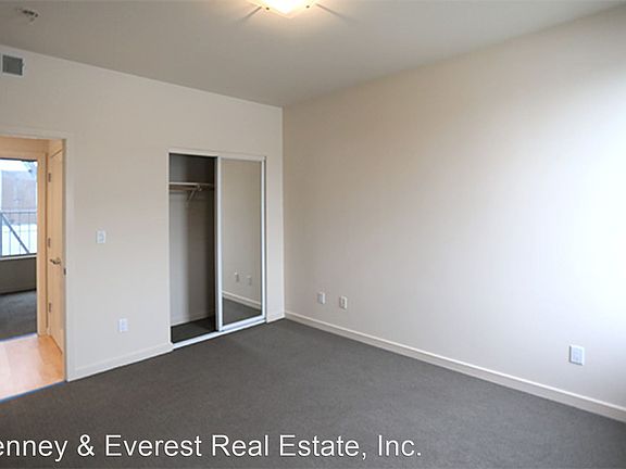 3rd image of 364 Shotwell St #201