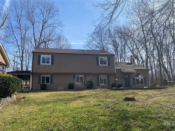 53035 Norwoods Pl, Hannibal, MO 63401