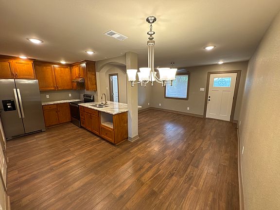 3rd image of 1707 Elsie St #B
