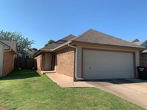 5th image of 808 NE 17th Ct