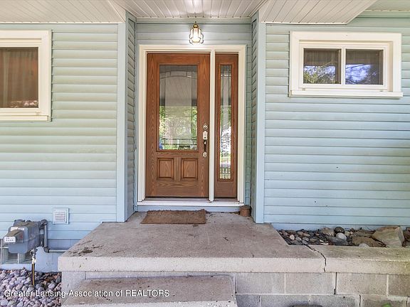 3rd image of 1850 Linden St