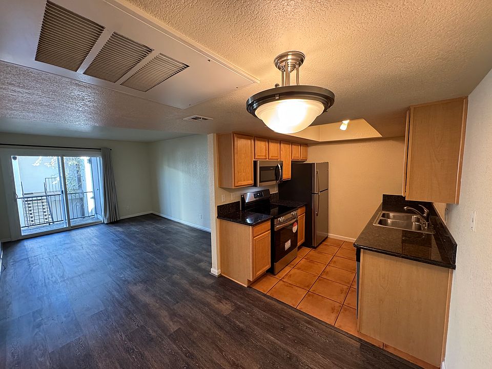 1st image of 740 W Elm St Unit 214