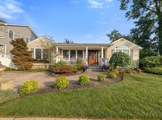 2360 Lincoln St, Bellmore, NY 11710
