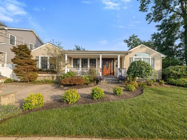 2360 Lincoln Street, North Bellmore, NY 11710