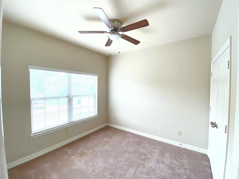 38 Woodland Hills Dr #B — Photo 10
