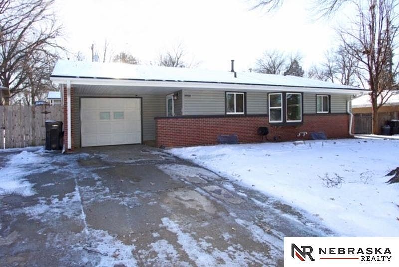 1st image of 1910 Broadmoore Dr