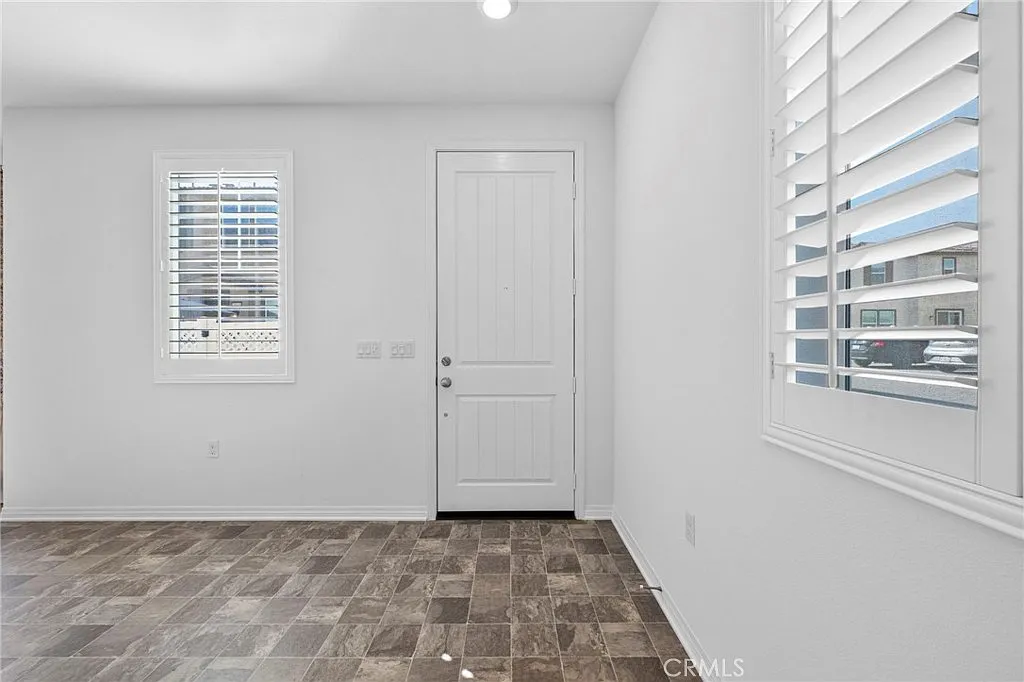 3 bed, 1674 sqft, $2,995 — Photo 2