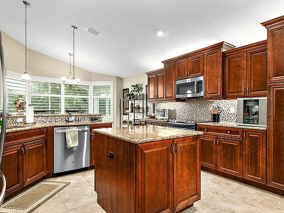 4th image of 1719 Weeping Elm Cir