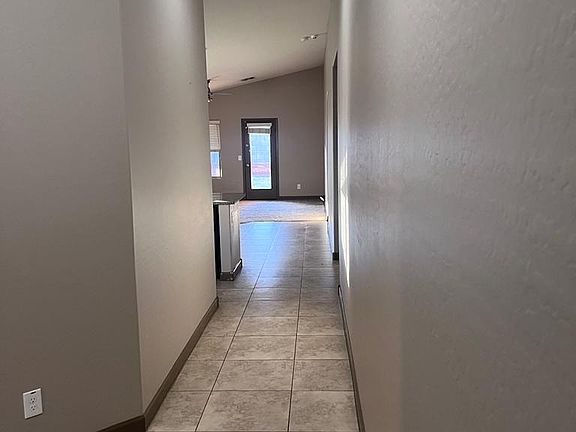 4th image of 1148 E Barrus Dr