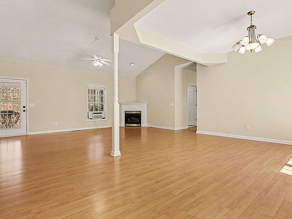 5th image of 122 Vanore Rd