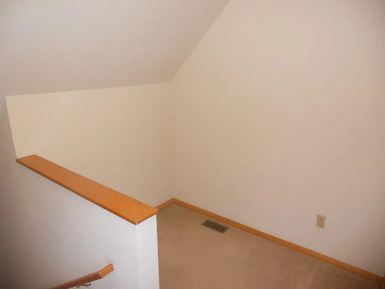 1239 E Miller Dr — Photo 4