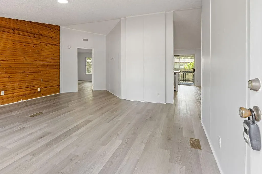 3 bed, 2.0 bath, 1536 sqft, $1,395 — Photo 4
