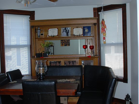 4th image of 919 Pleasant St APT 1