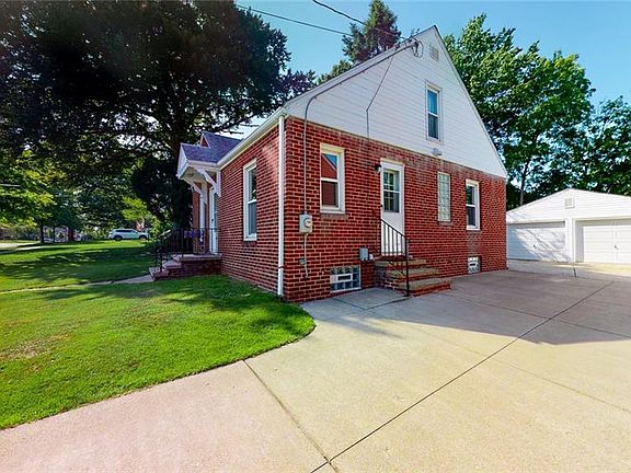 2nd image of 2108 6th St