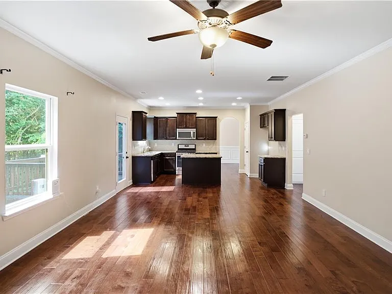 1268 Mitford Ln — Photo 15