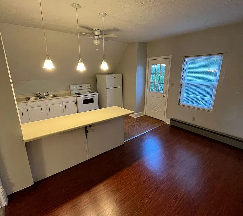 151 Kendall Ave - (04121)