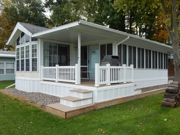 632 Dockside Ln, Coldwater, MI 49036