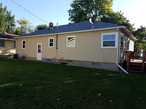 3rd image of 1303 2nd Ave NW