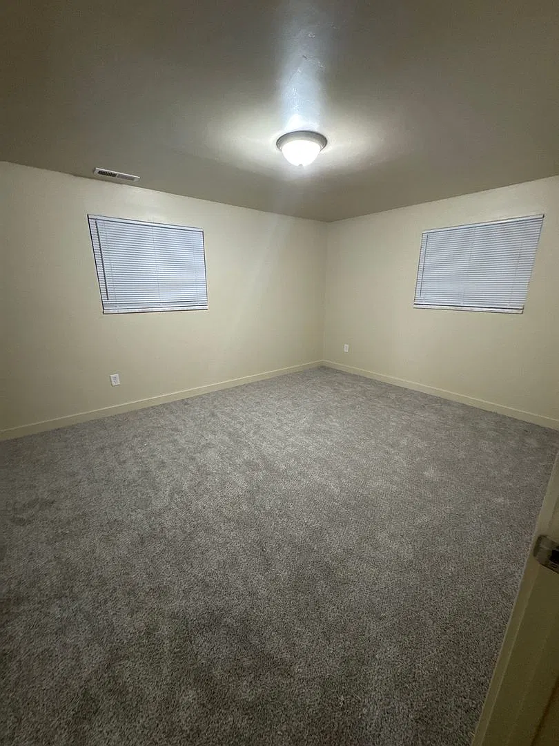 Elwood- 568 East 250 North-2 — Photo 3