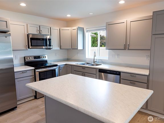 4th image of 1344 Theo Way