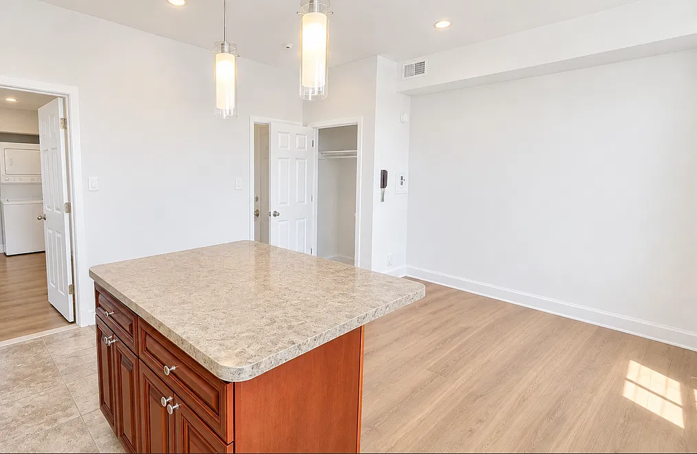 1 bed, 815 sqft, $1,400 — Photo 2