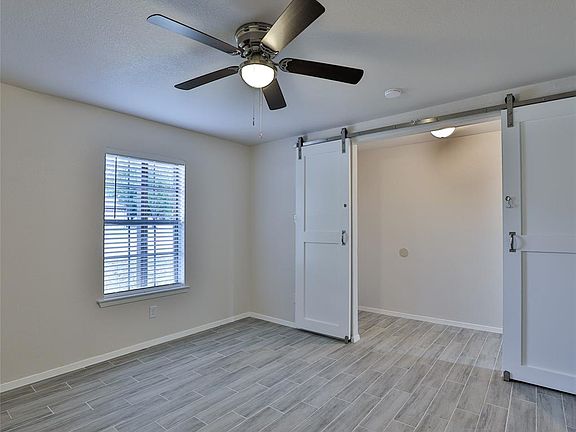 5th image of 201 Lakeway Dr