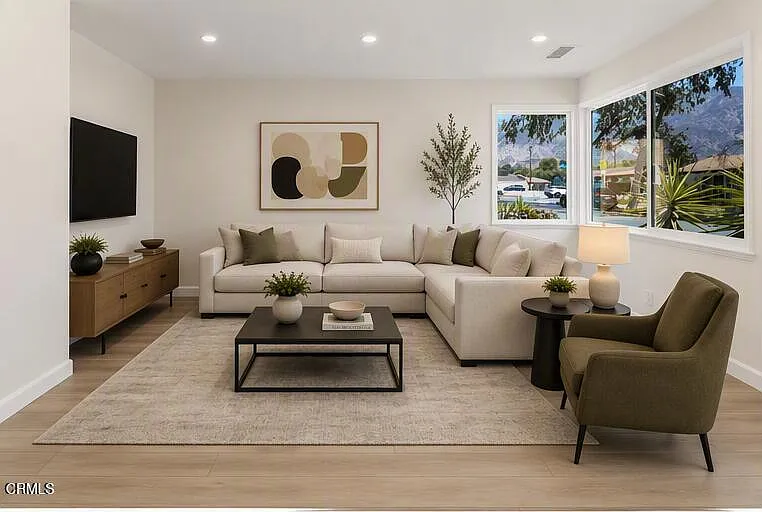 2 bed, 1.0 bath, 1000 sqft, $3,800 — Photo 2