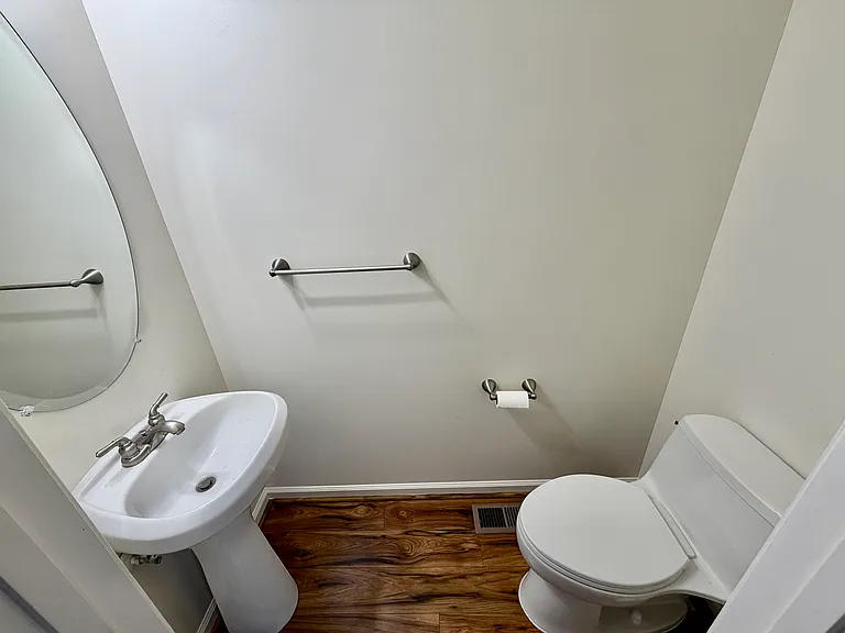 419 Jacobsen Dr — Photo 10